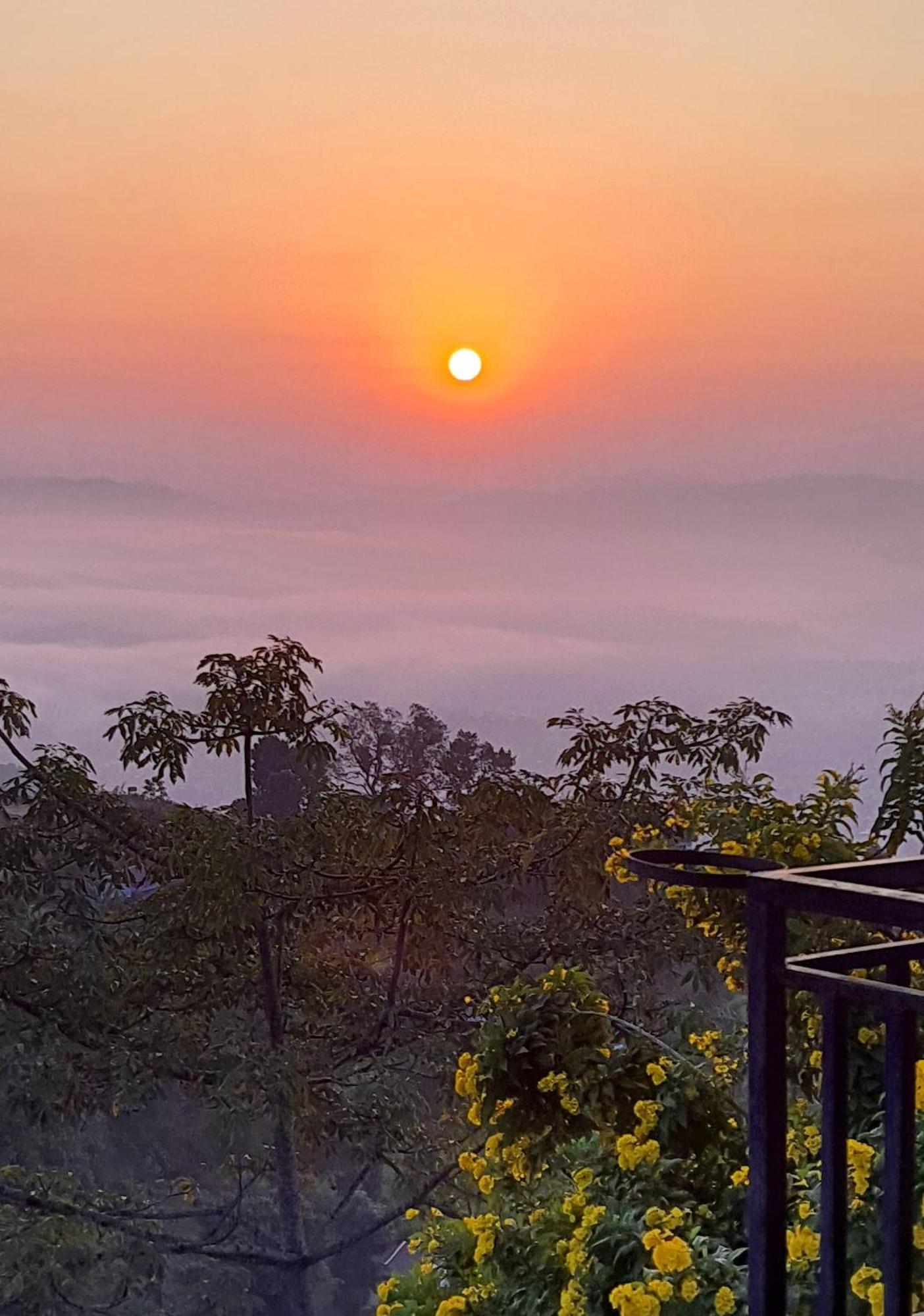 Peace Dragon Lodge Pokhara Dış mekan fotoğraf
